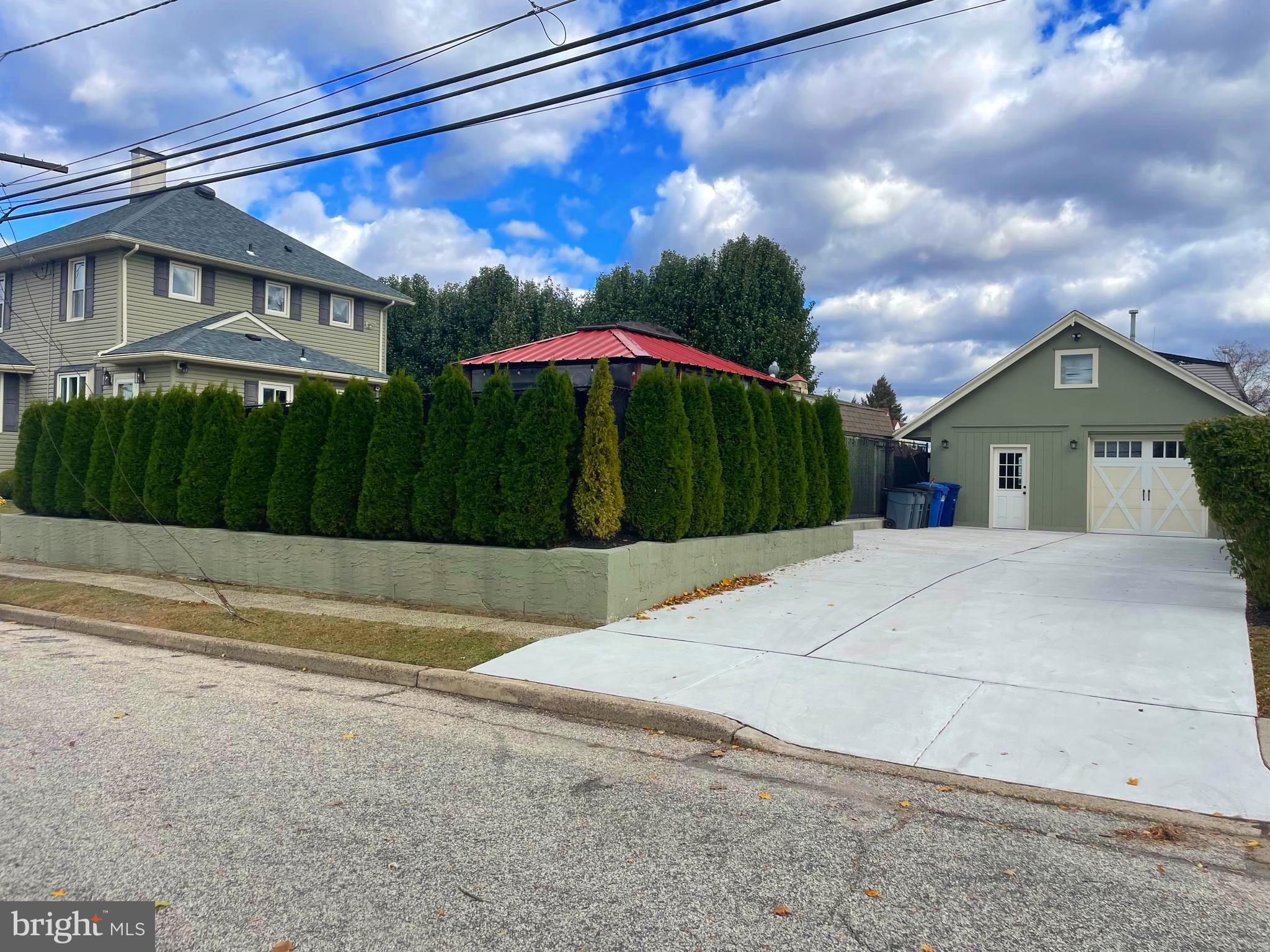 702 East Main Street Maple Shade, NJ 08052 - Photo 26 of 39 Driveway
