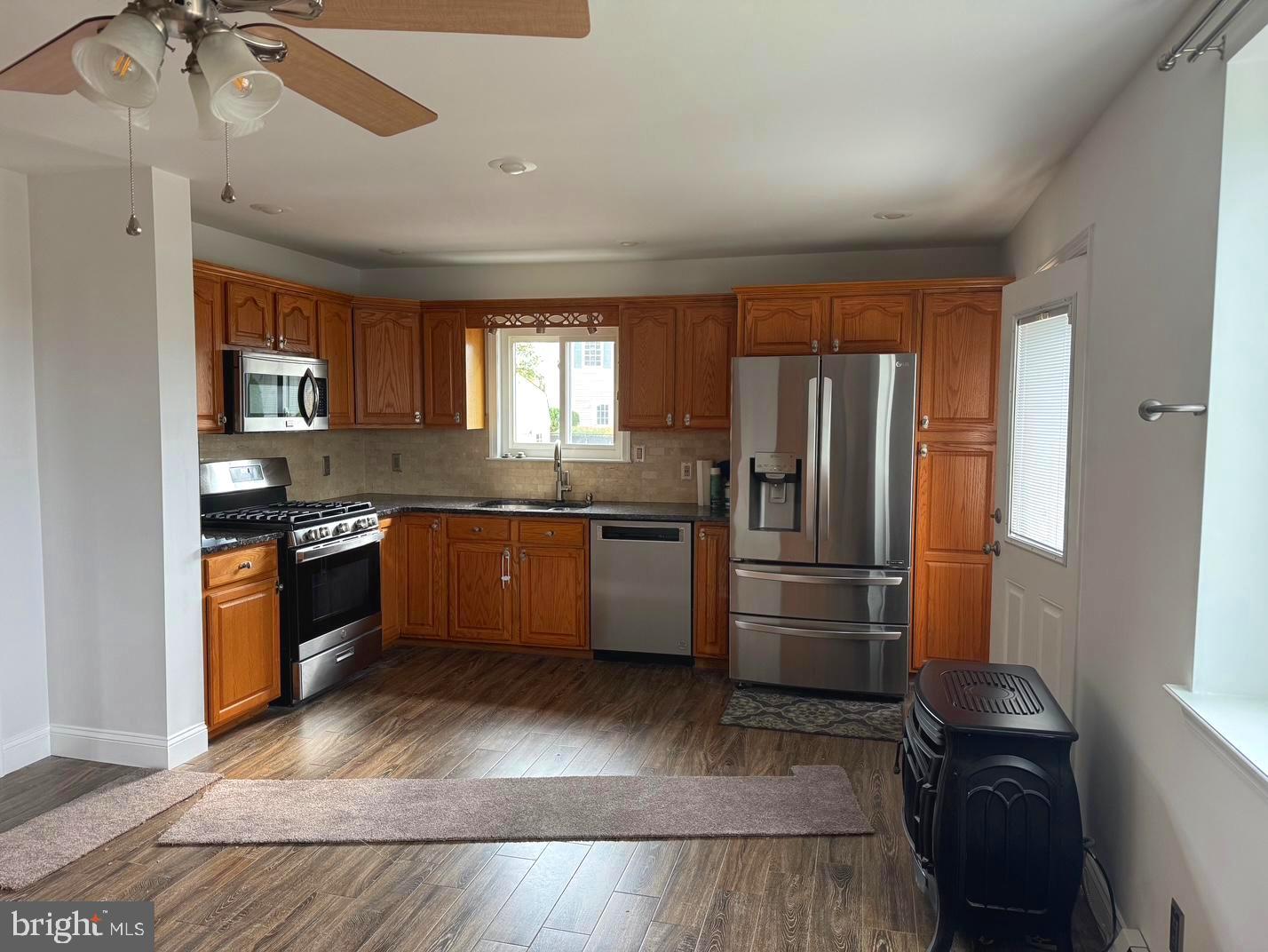 702 East Main Street Maple Shade, NJ 08052 - Photo 9 of 39 Kitchen