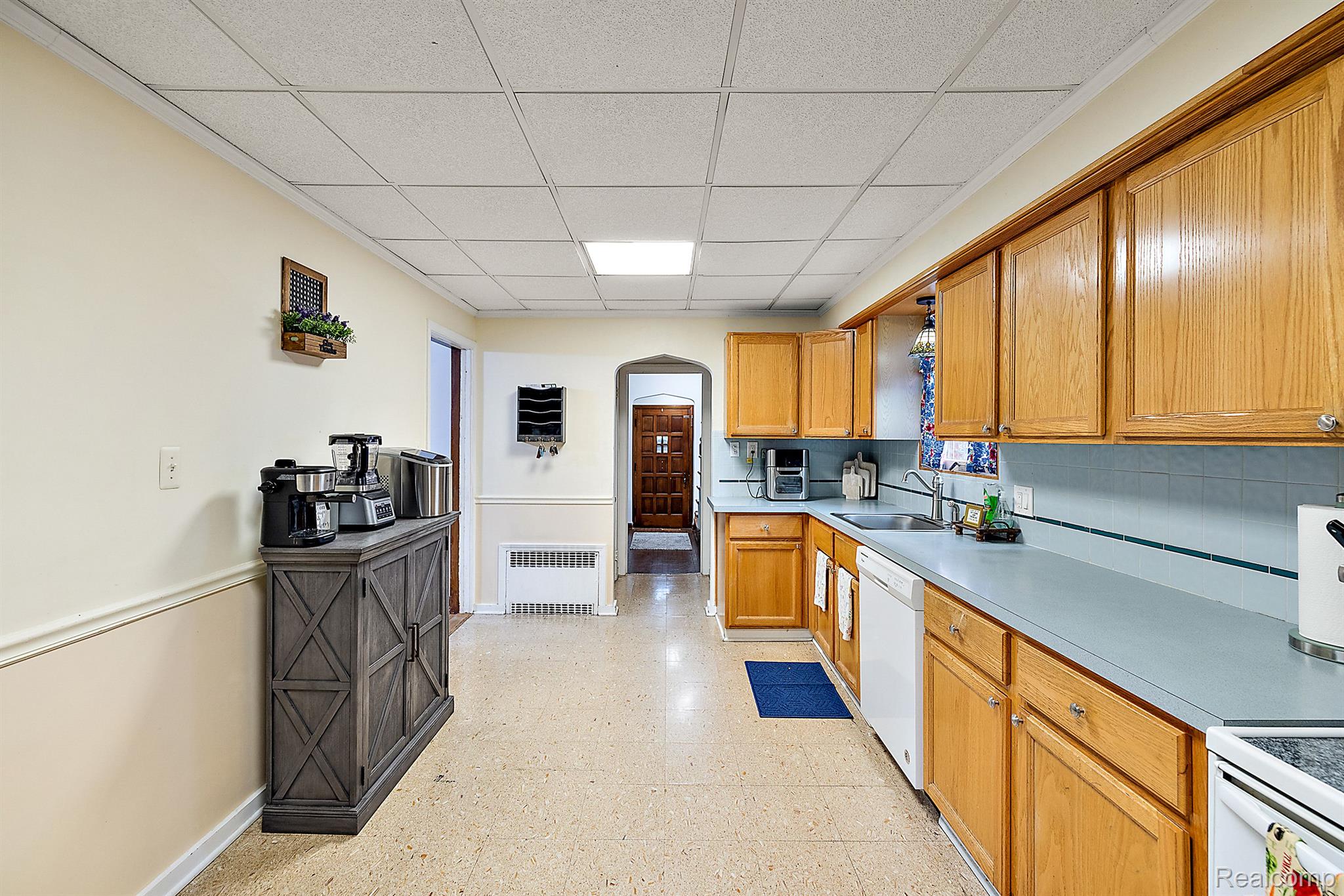 998 Hampton Road Grosse Pointe, MI 48236 - Photo 17 of 28 Gallery Image 17