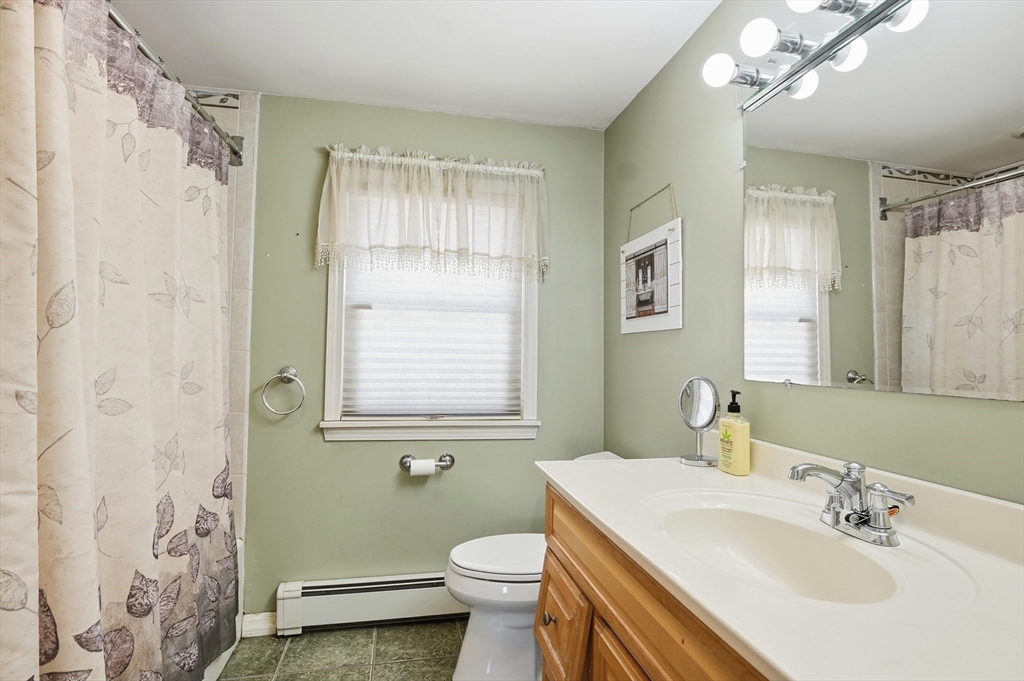 66 Racicot Avenue Webster, MA 01570 - Photo 16 of 33