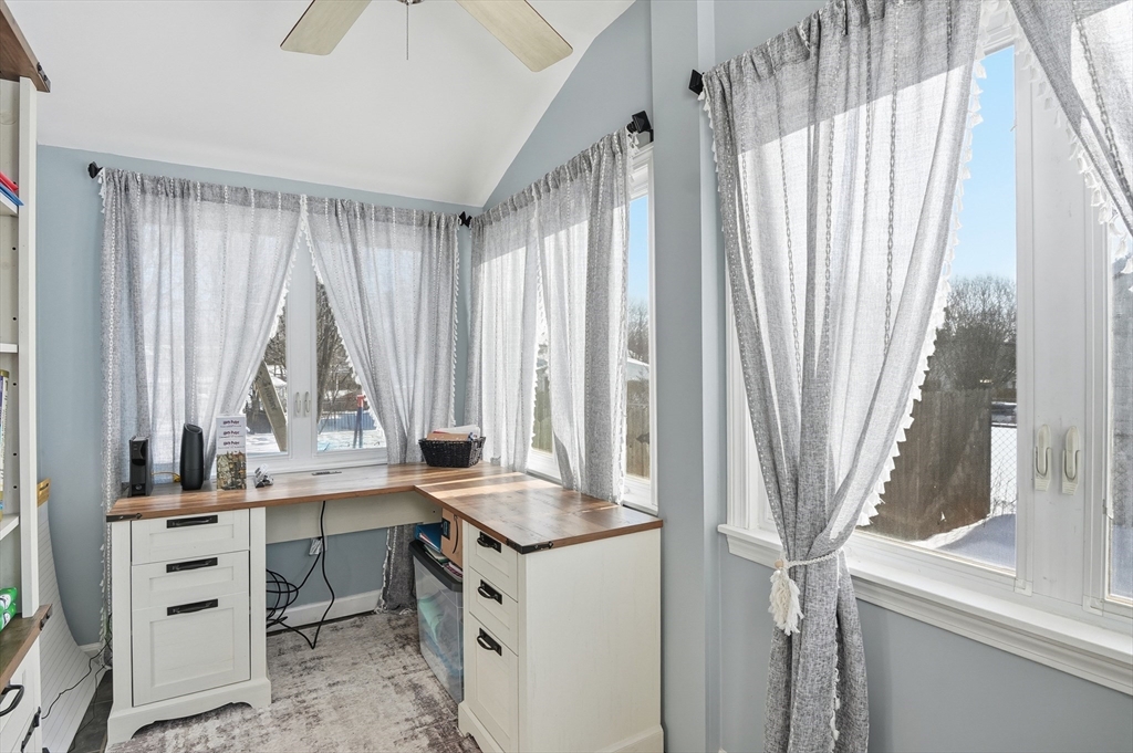 66 Racicot Avenue Webster, MA 01570 - Photo 17 of 33