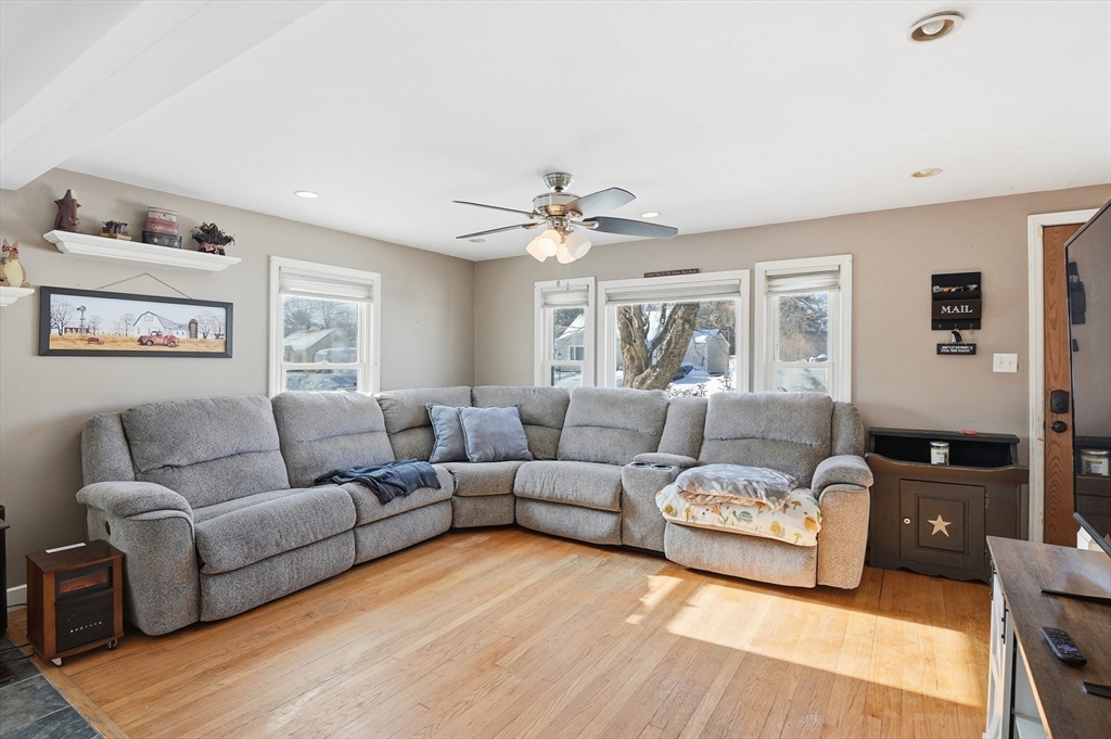 66 Racicot Avenue Webster, MA 01570 - Photo 7 of 33