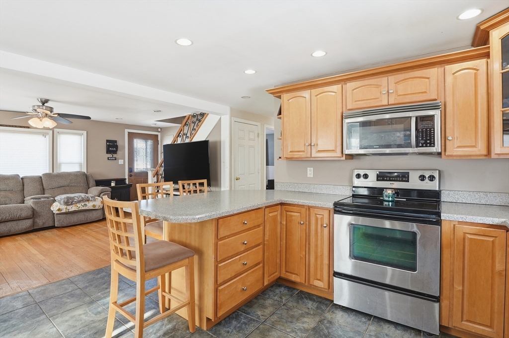 66 Racicot Avenue Webster, MA 01570 - Photo 9 of 33