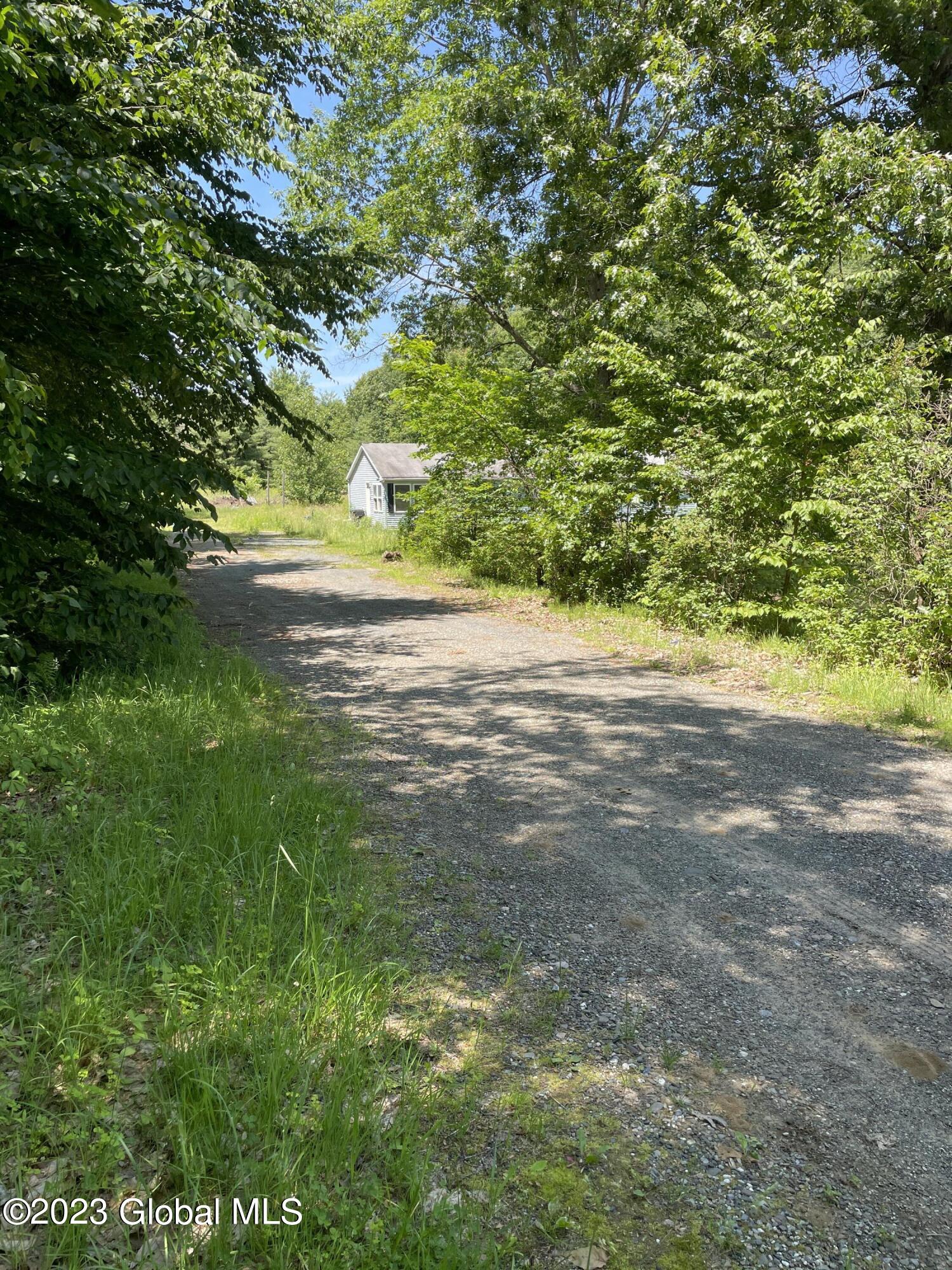 27 Phillips Road Stillwater, NY 12170 - Photo 8 of 22 IMG_4645