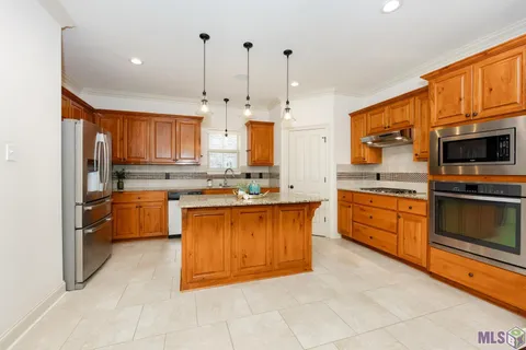 $428,500 | 9797 Market W Drive, Baton Rouge, LA 70810