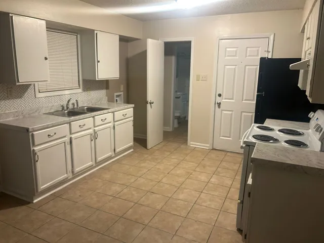 $1,350 | 5106 Blacksmith Drive, Memphis, TN 38127