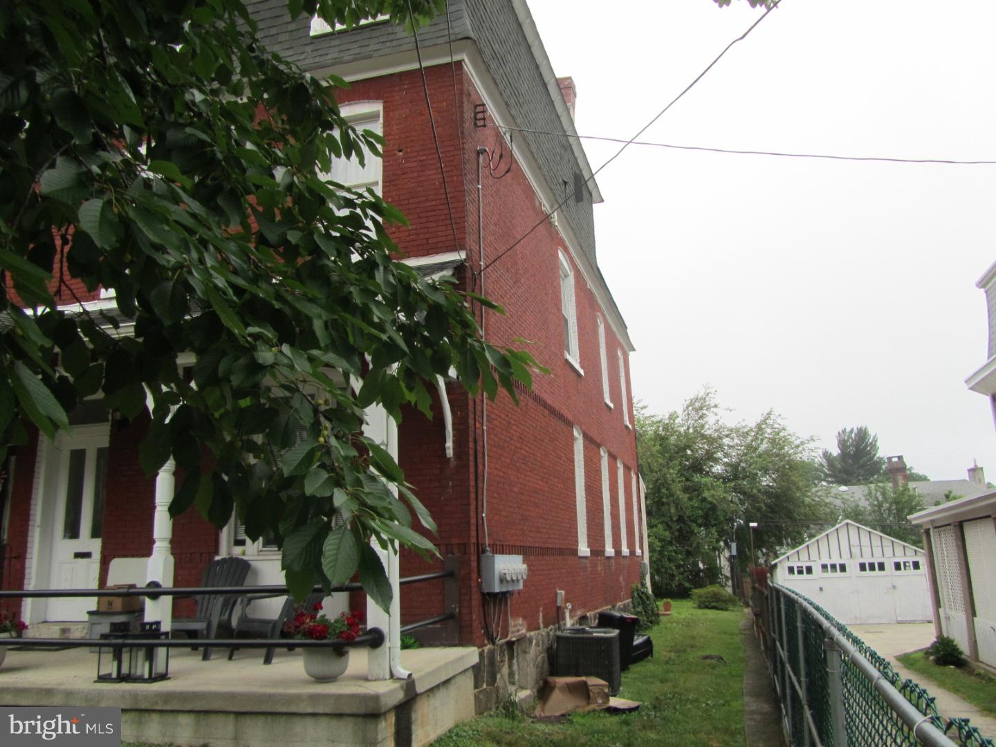 154 Sumac Street Philadelphia, PA 19128 - Photo 2 of 21 Exterior Side