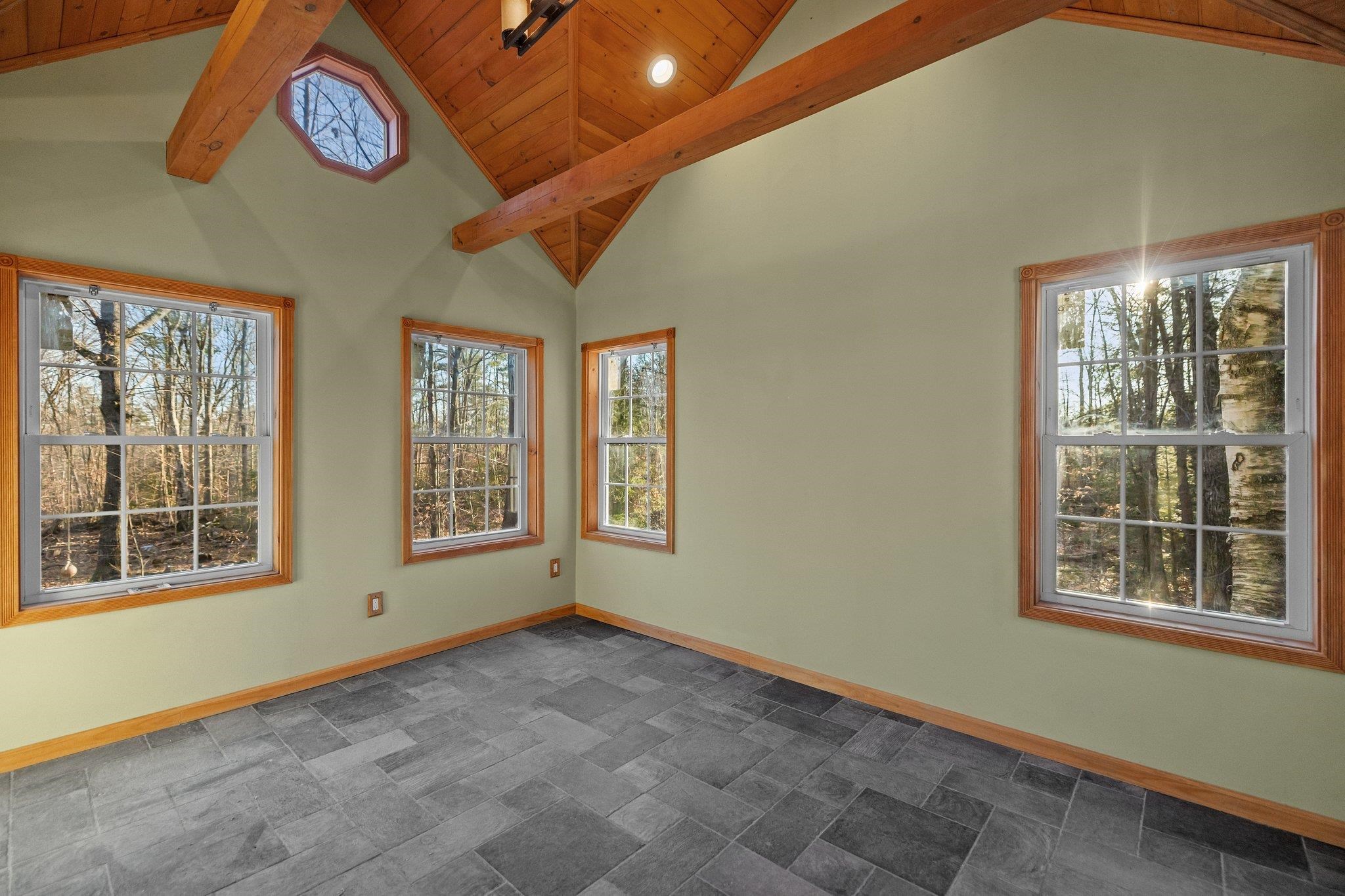 25 Friar Tuck Road Canterbury, NH 03224 - Photo 10 of 36 Gallery Image 10