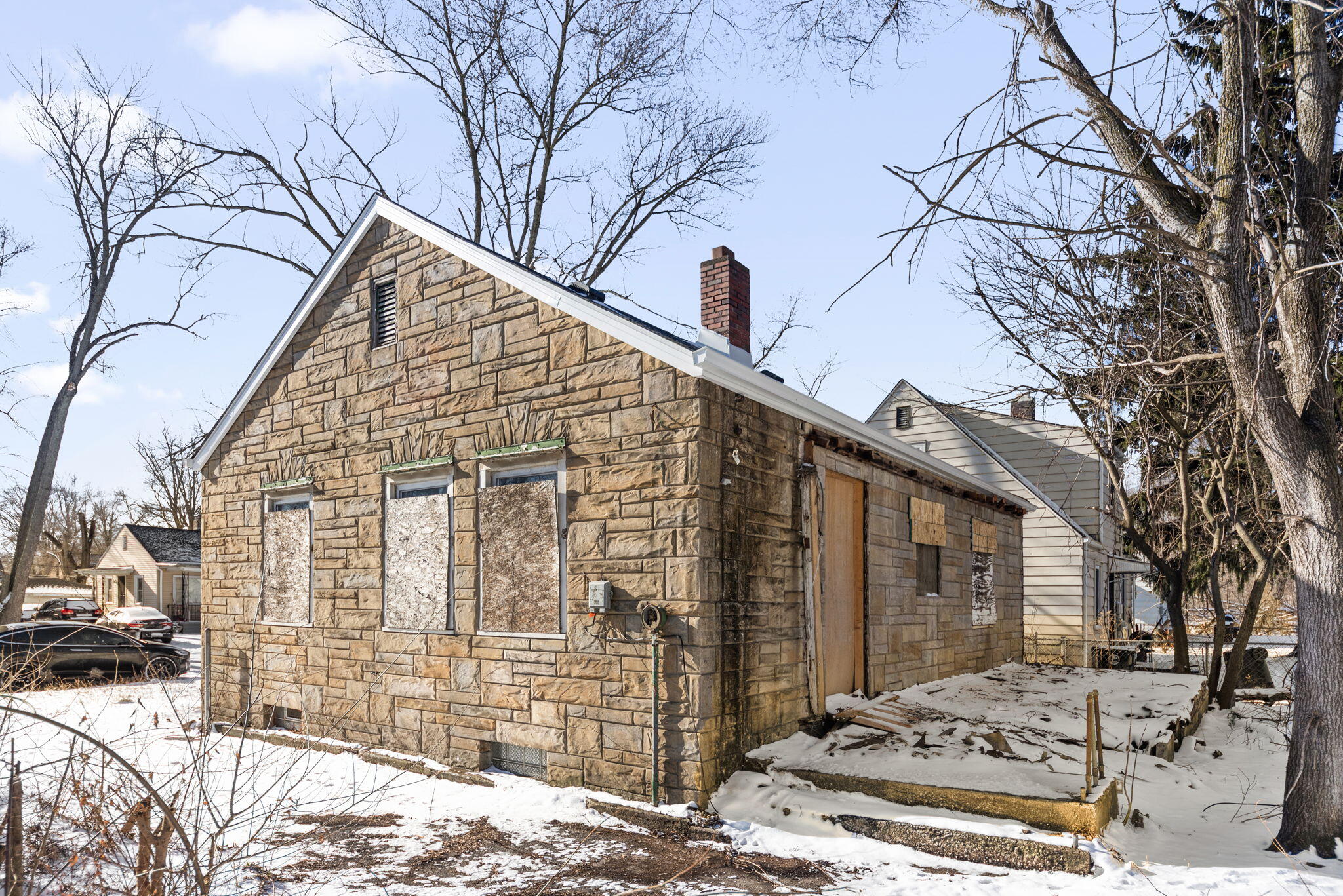 908 East 44th Place Gary, IN 46409 - Photo 2 of 10 2048x1367