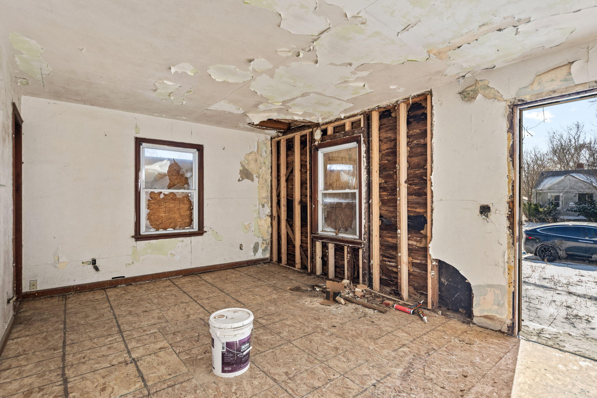 908 East 44th Place Gary, IN 46409 - Photo 3 of 10 2048x1367