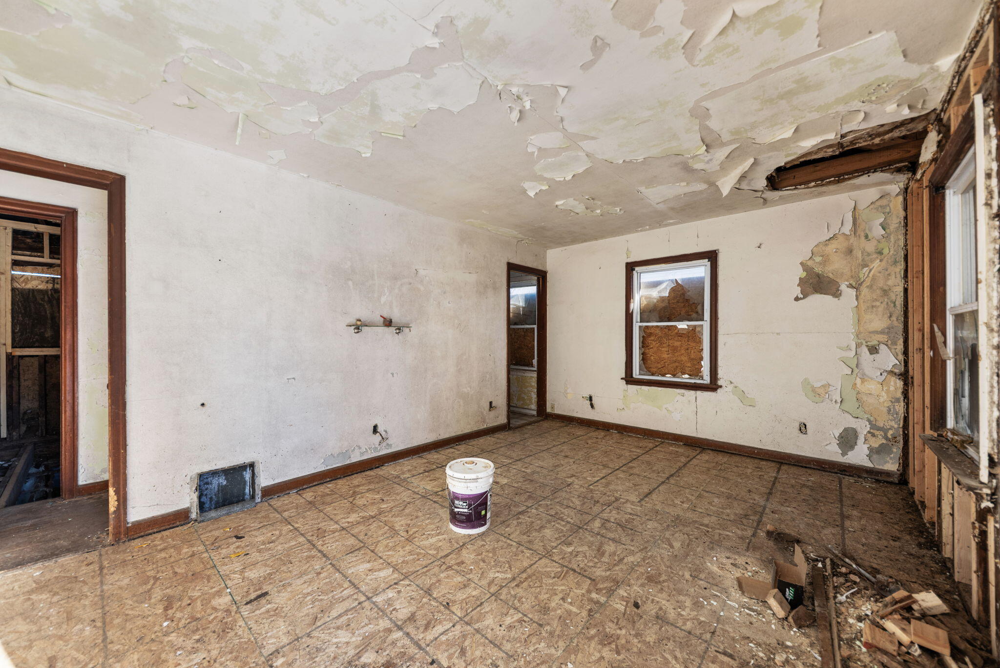 908 East 44th Place Gary, IN 46409 - Photo 4 of 10 2048x1367