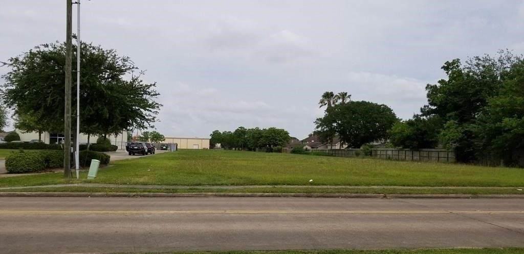 3637 Watters Road Pasadena, TX 77504 - Photo 2 of 3 a view of a green field