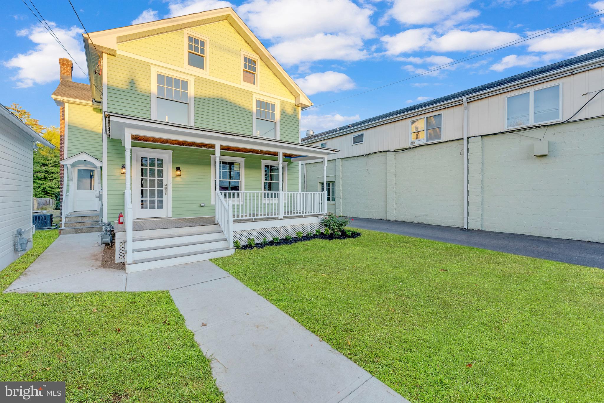 a view of a back yard of the house