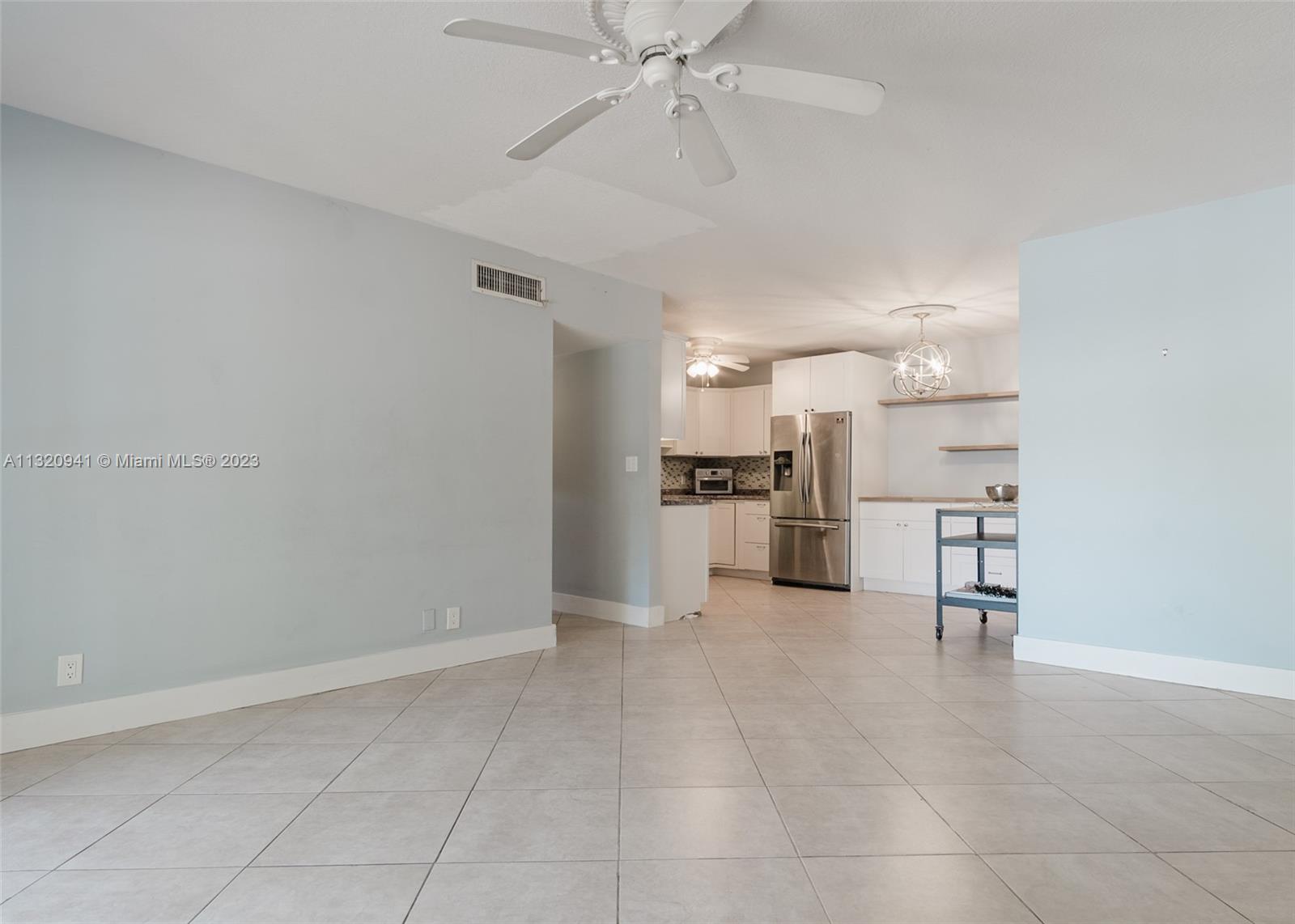 Jacaranda Plantation, FL 33324 - Photo 8 of 22