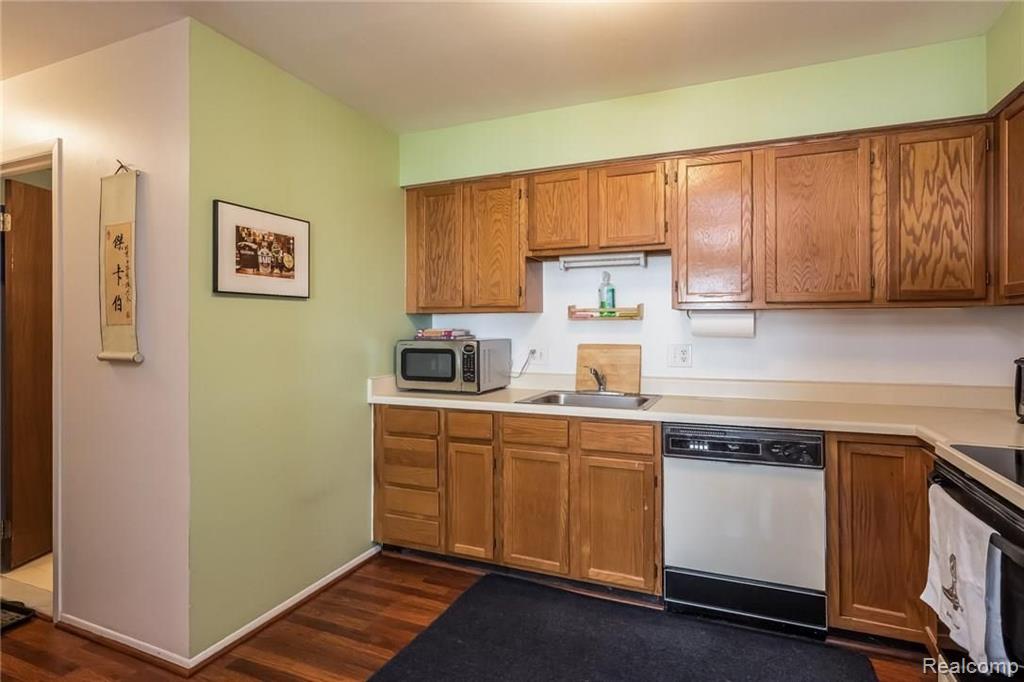 460 Baldwin Avenue Rochester, MI 48307 - Photo 10 of 23