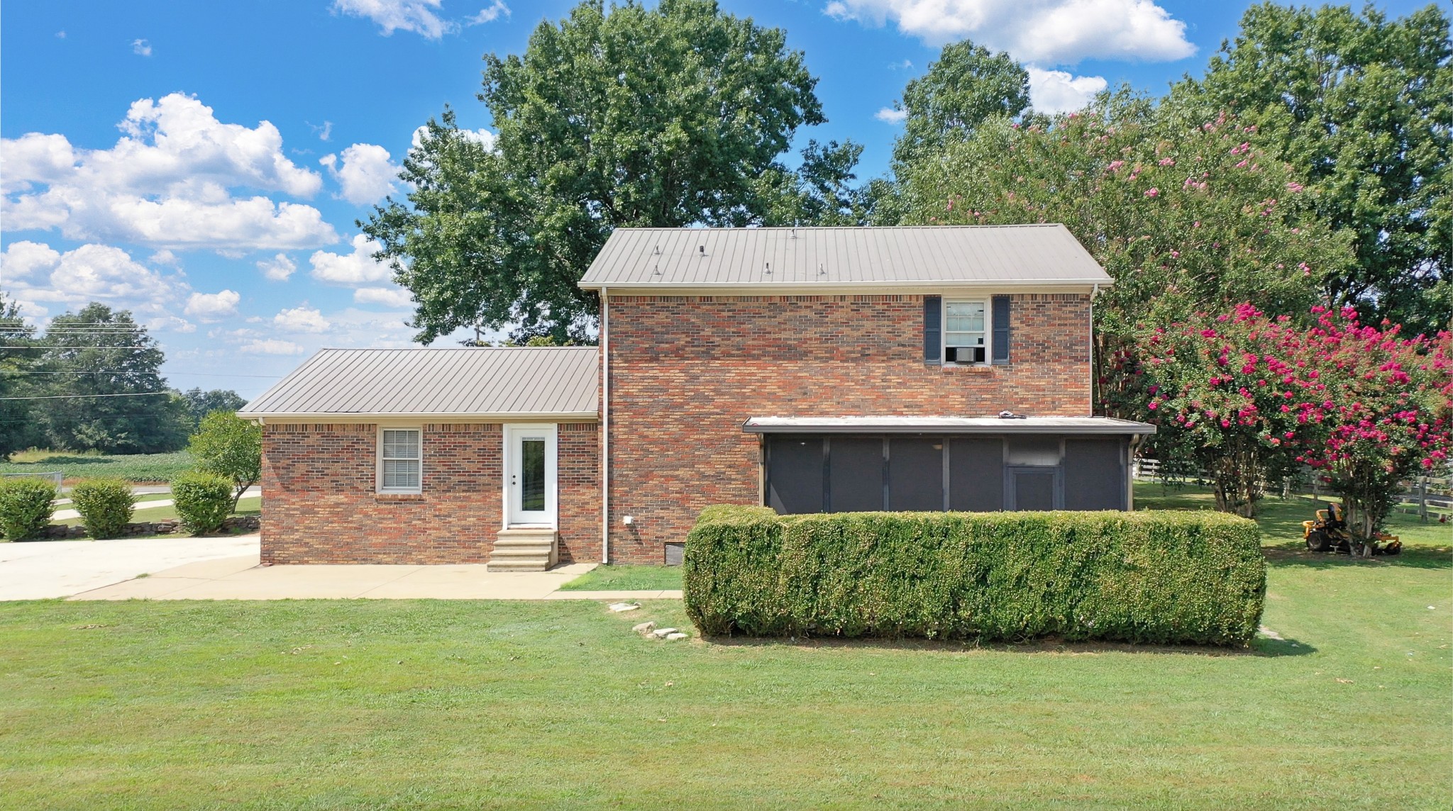 511 Limestone Road Elora, TN 37328 - Photo 7 of 55 a view of a house with a yard and a large tree