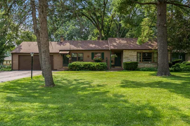 1811 Hillcrest Road Rockford, IL 61108 - Photo 1 of 37 Gallery Image 1