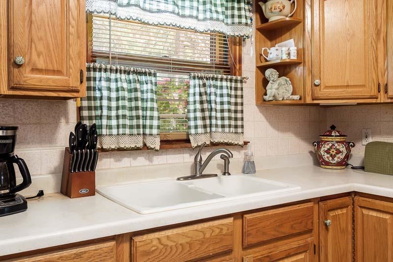 1811 Hillcrest Road Rockford, IL 61108 - Photo 11 of 37 Gallery Image 11