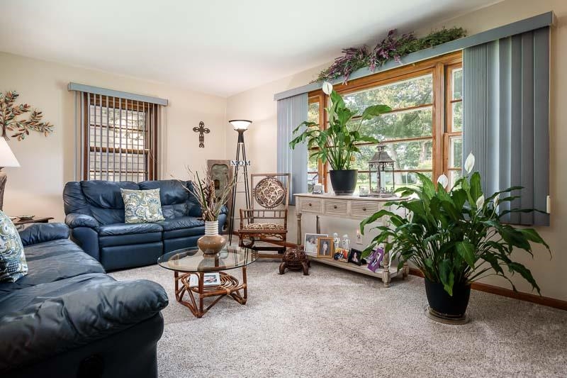 1811 Hillcrest Road Rockford, IL 61108 - Photo 4 of 37 Gallery Image 4