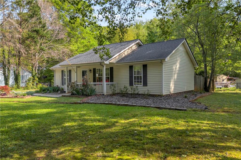 40 Mimosa Street Winder, GA 30680 - Photo 3 of 53