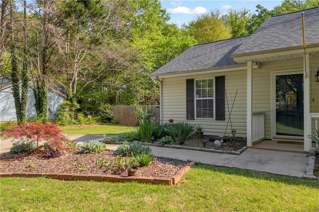 40 Mimosa Street Winder, GA 30680 - Photo 4 of 53