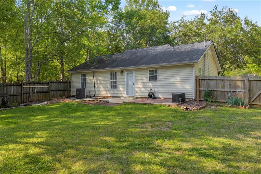 40 Mimosa Street Winder, GA 30680 - Photo 6 of 53