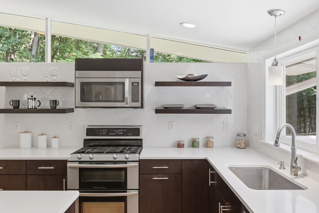 430 Heald Road Carlisle, MA 01741 - Photo 12 of 42