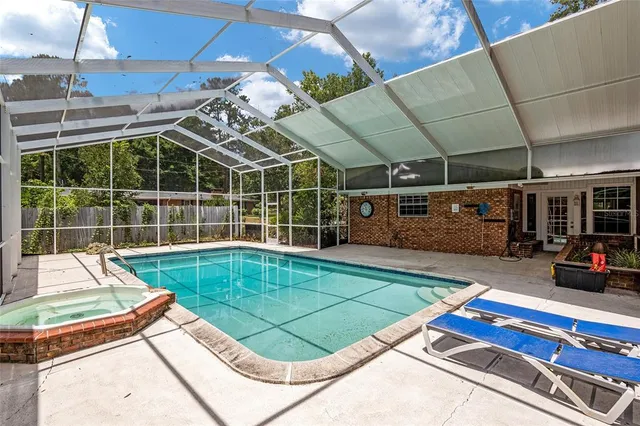 $585,000 | 2821 Northwest 12th Place, Gainesville, FL 32605