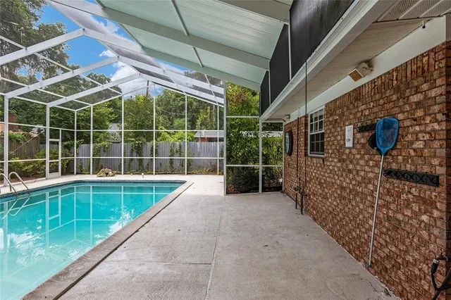 $585,000 | 2821 Northwest 12th Place, Gainesville, FL 32605