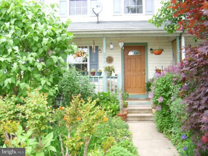 252 Douglas Street Elkton, MD 21921 - Photo 1 of 10 Front Garden