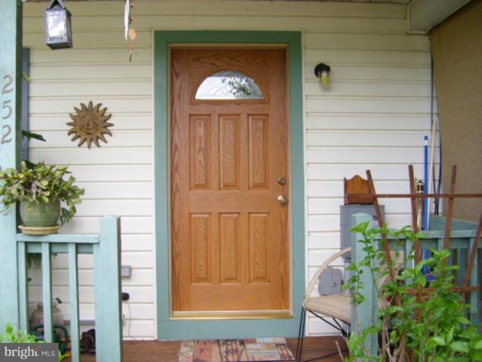 252 Douglas Street Elkton, MD 21921 - Photo 3 of 10 Porch