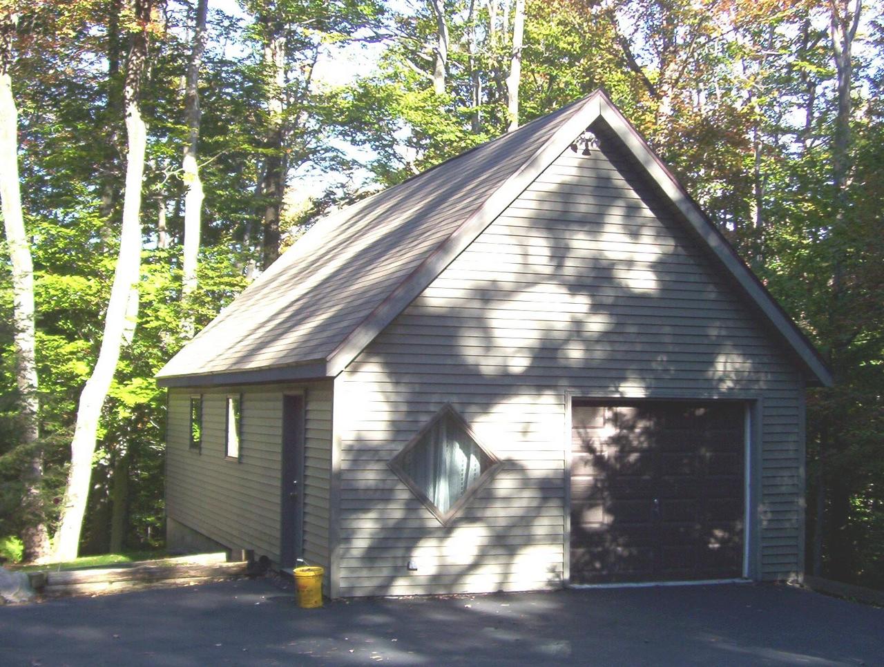 Detached Garage