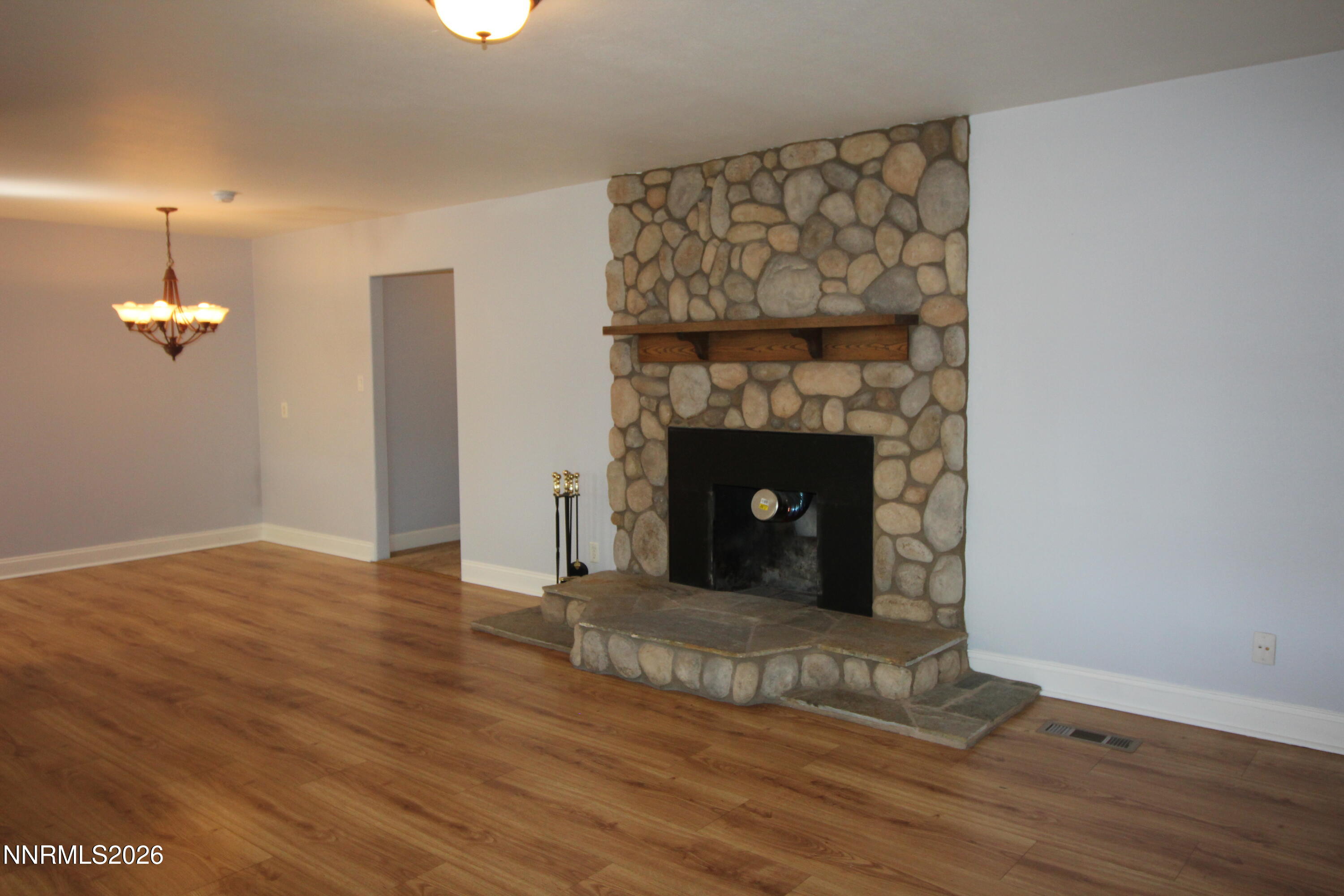 120 Andrew Lane Reno, NV 89521 - Photo 15 of 59 Living Room