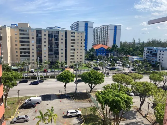 $2,400 | 5050 Northwest 7th Street, Unit 806, Miami, FL 33126