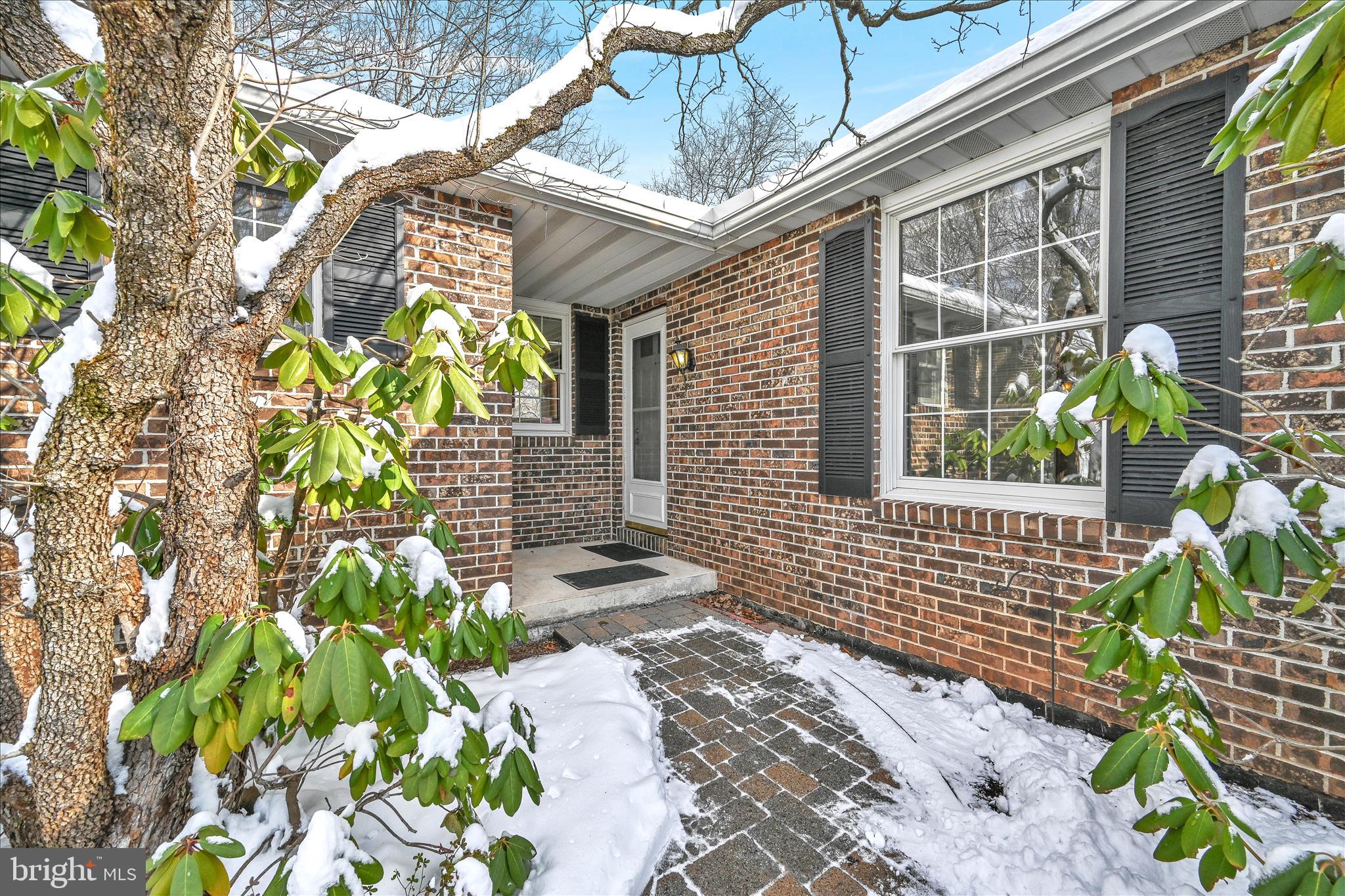 318 Fairview Road Reading, PA 19606 - Photo 9 of 46 Entrance