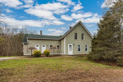 $550,000 | 1685 Dover Road, Epsom, NH 03234