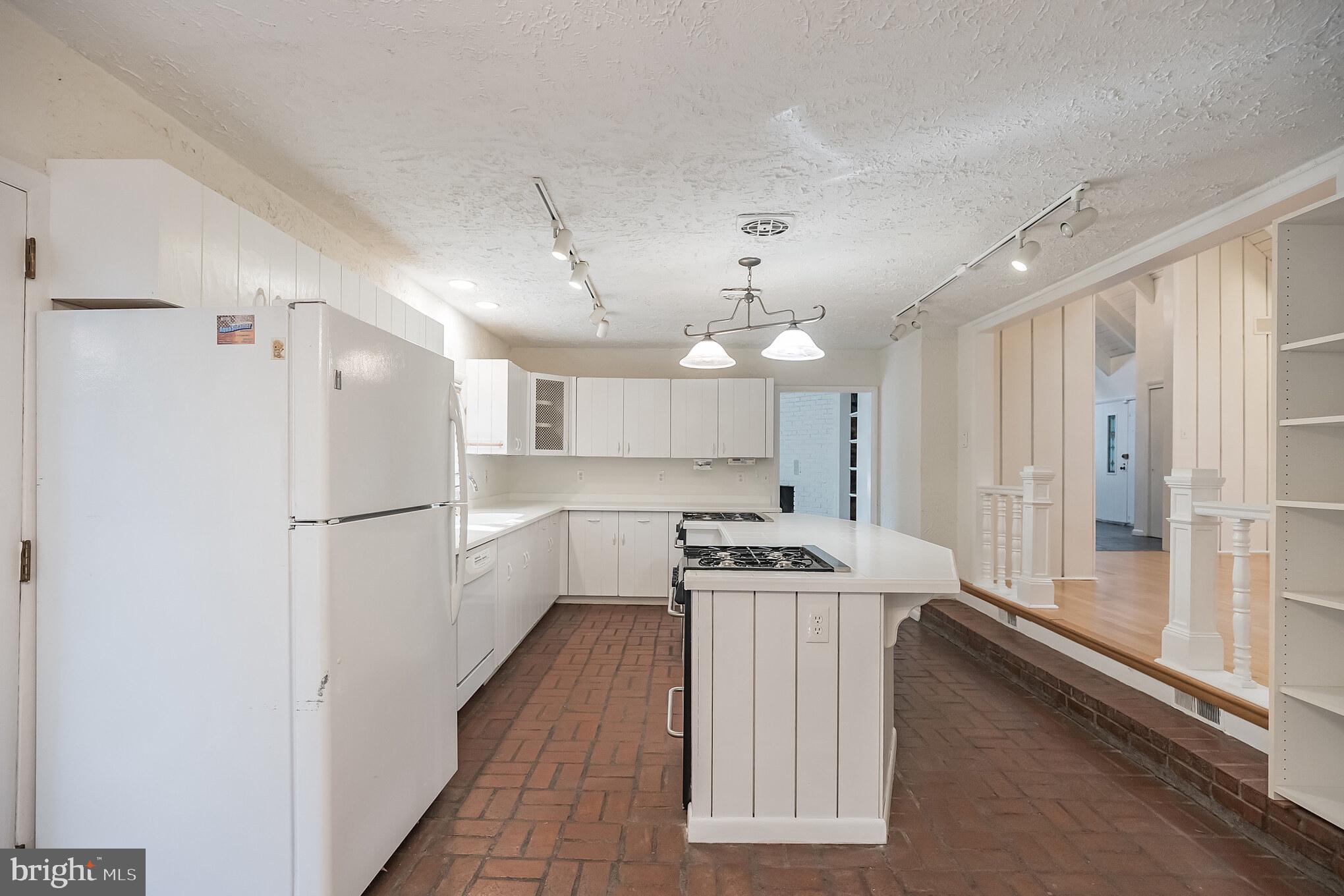 36 Laurel Hill Drive Cherry Hill, NJ 08003 - Photo 11 of 29 Gallery Image 11