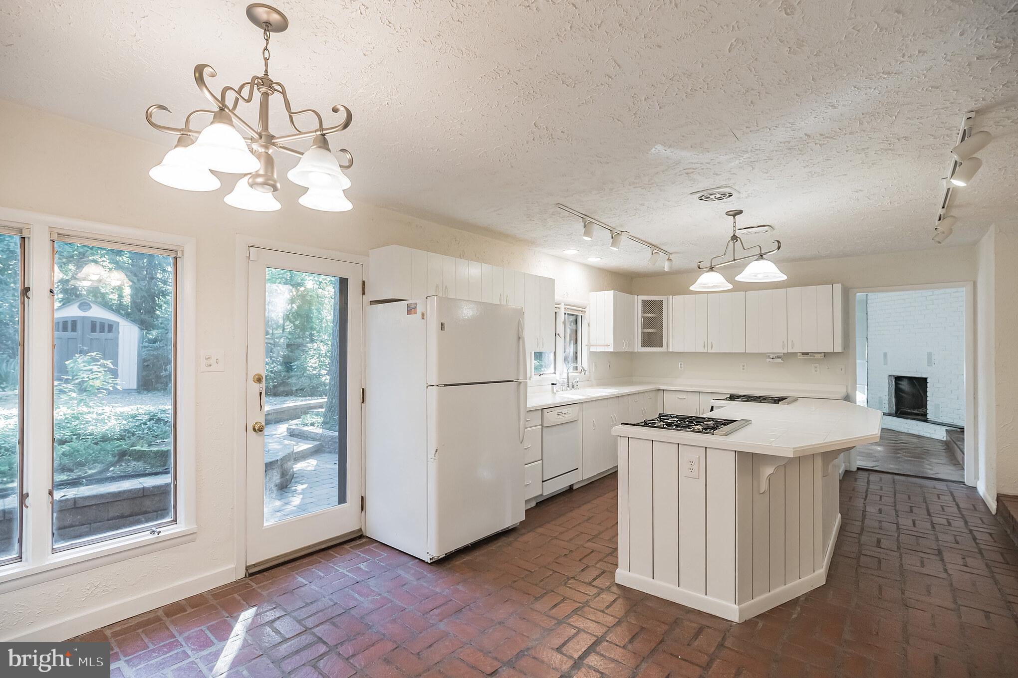 36 Laurel Hill Drive Cherry Hill, NJ 08003 - Photo 10 of 29 Gallery Image 10