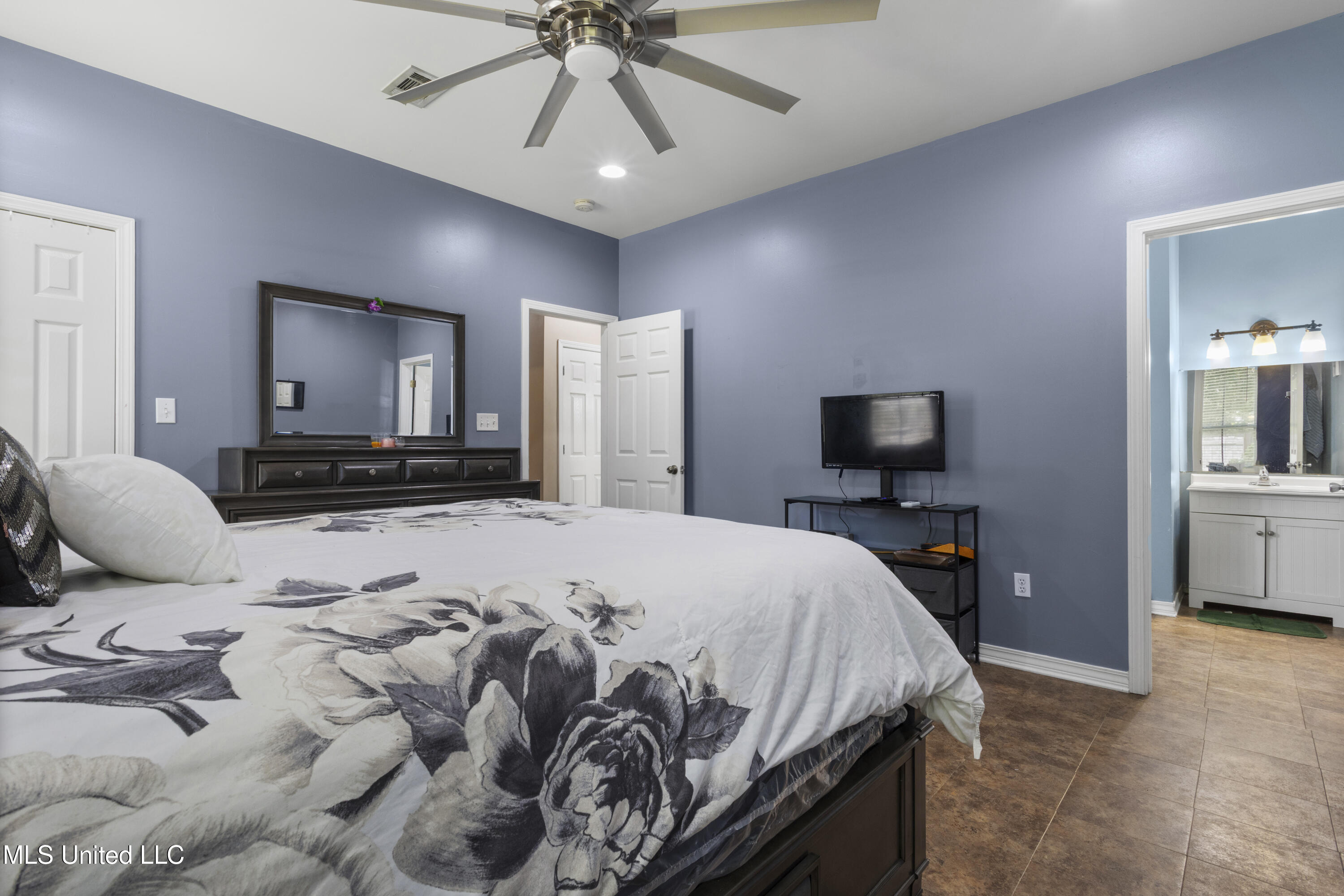 10350 Goodman Road D'Iberville, MS 39540 - Photo 14 of 22 0014