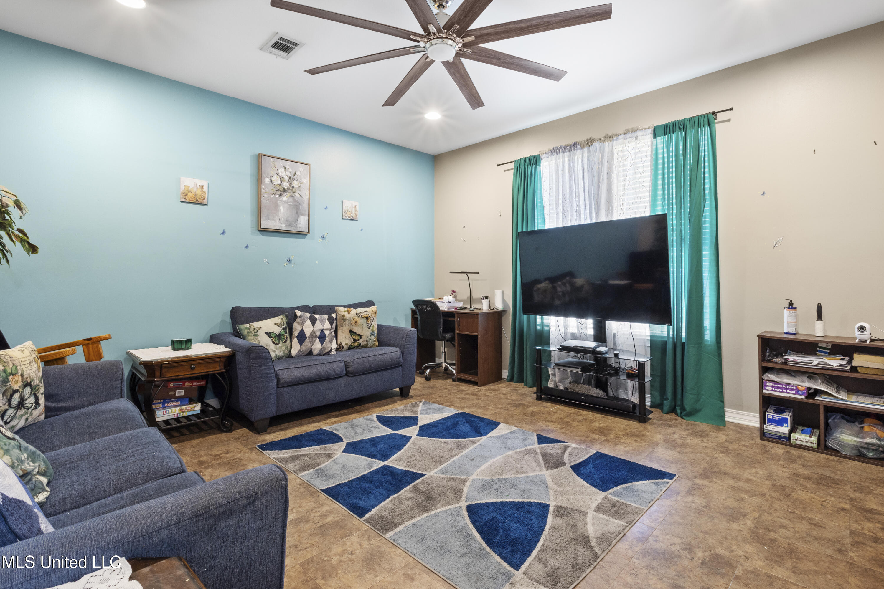 10350 Goodman Road D'Iberville, MS 39540 - Photo 5 of 22 0005