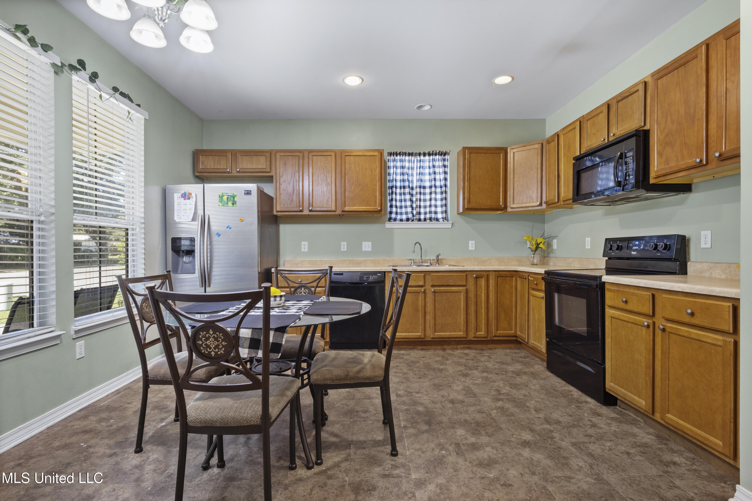 10350 Goodman Road D'Iberville, MS 39540 - Photo 8 of 22 0008