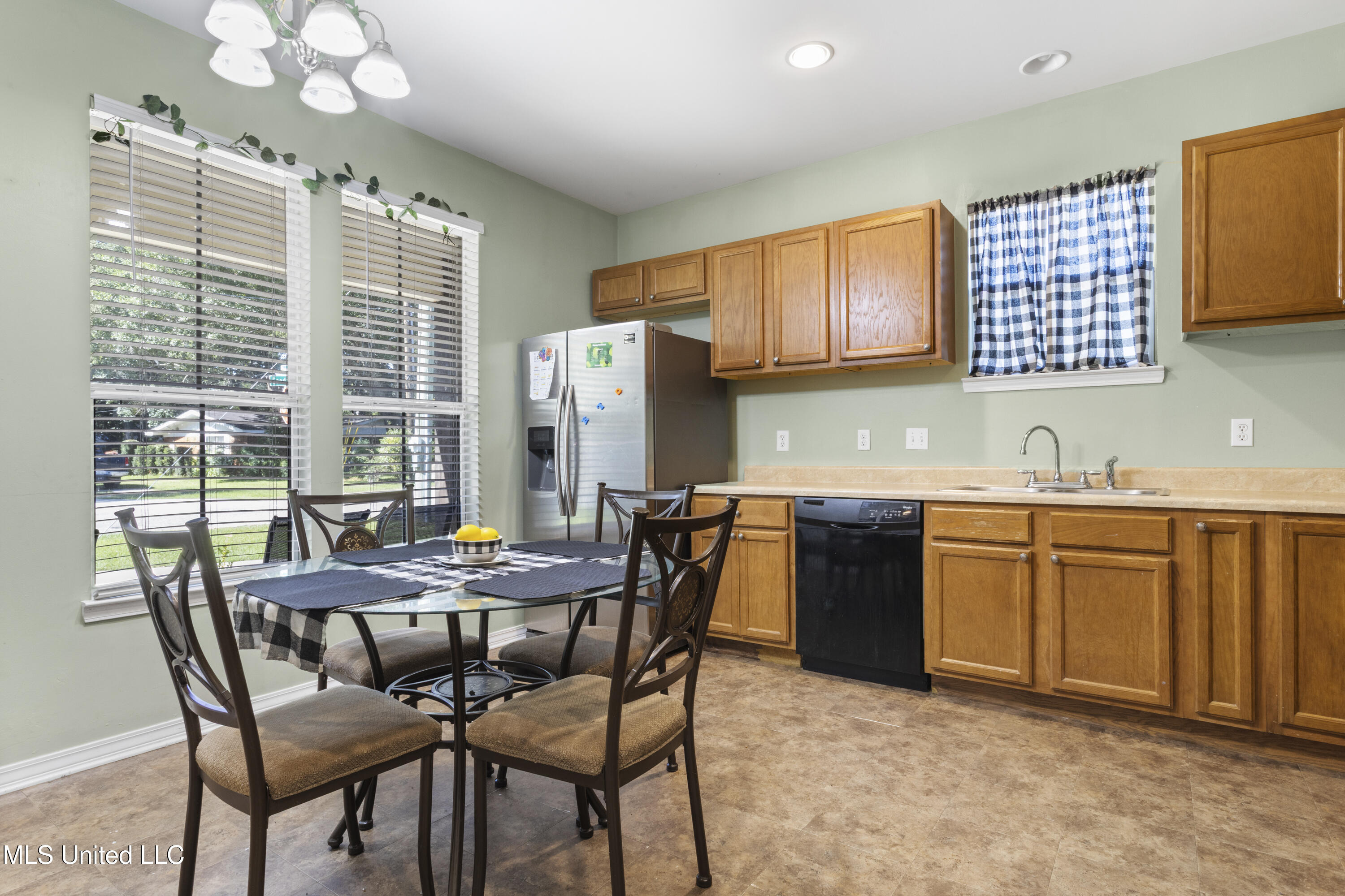 10350 Goodman Road D'Iberville, MS 39540 - Photo 10 of 22 0010