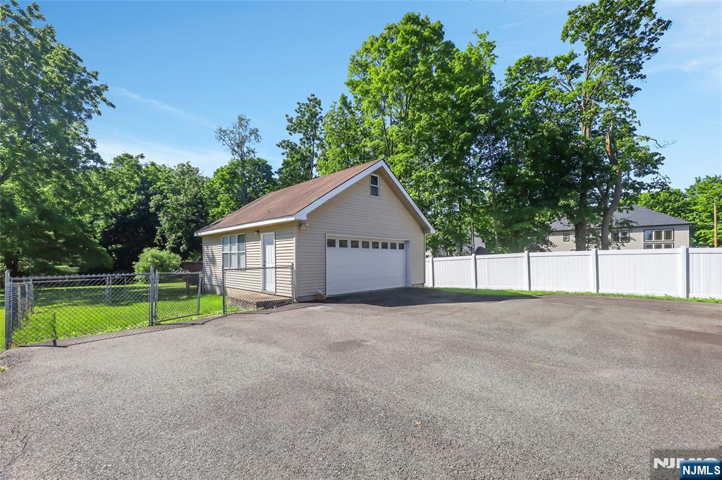 1093 Littleton Road Parsippany, NJ 07054 - Photo 41 of 50