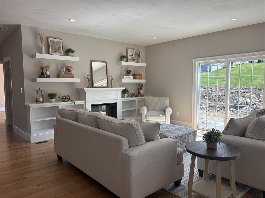 21 Boot Shop Road, Unit 21 Upton, MA 01568 - Photo 2 of 15