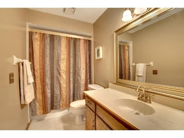 4783 Beacon Hill Road Eagan, MN 55122 - Photo 8 of 18 Gallery Image 8