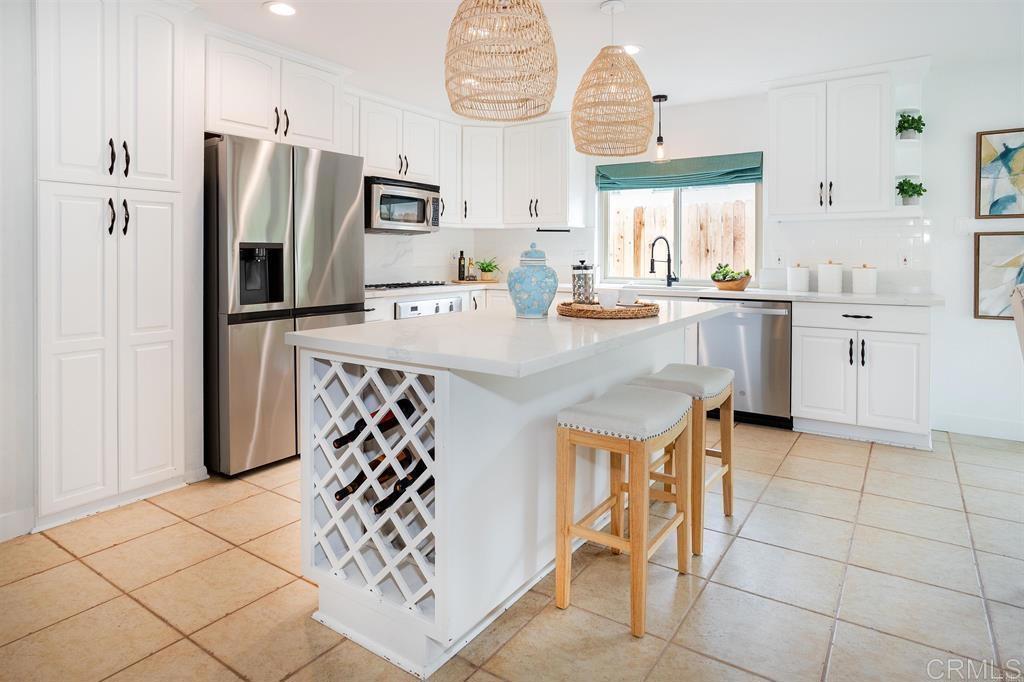 209 Rodney Avenue Encinitas, CA 92024 - Photo 1 of 17 Kitchen