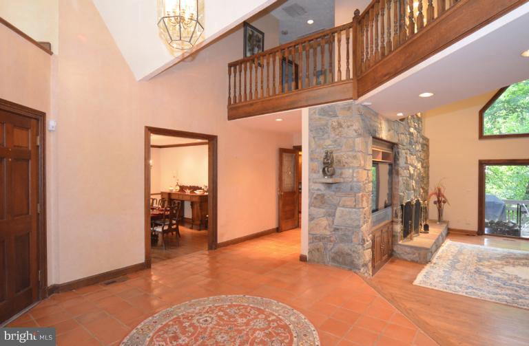 11204 Tara Road Potomac, MD 20854 - Photo 22 of 30 Foyer