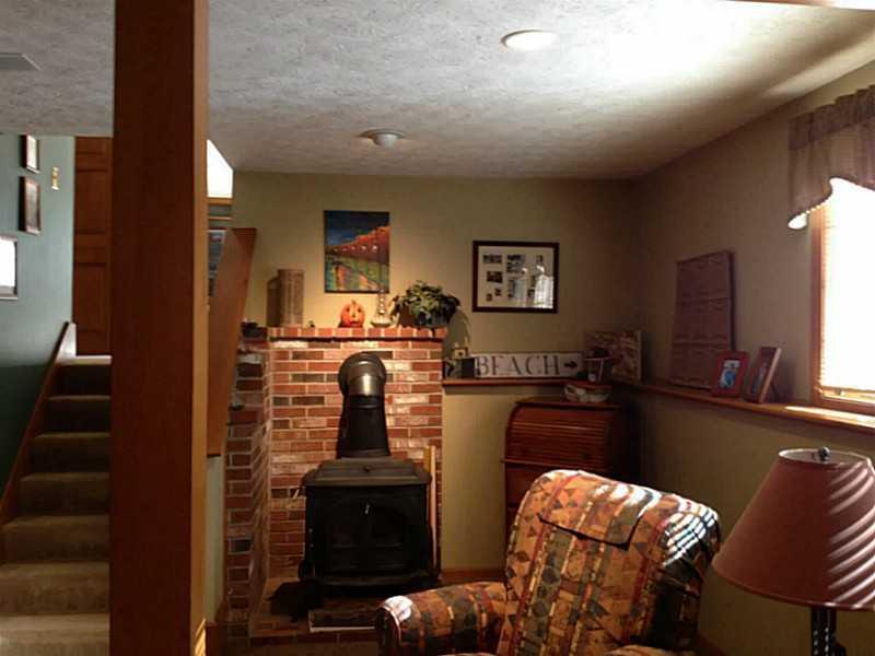 34 Pine Ridge Road Saco, ME 04072 - Photo 19 of 29 Family Room.
