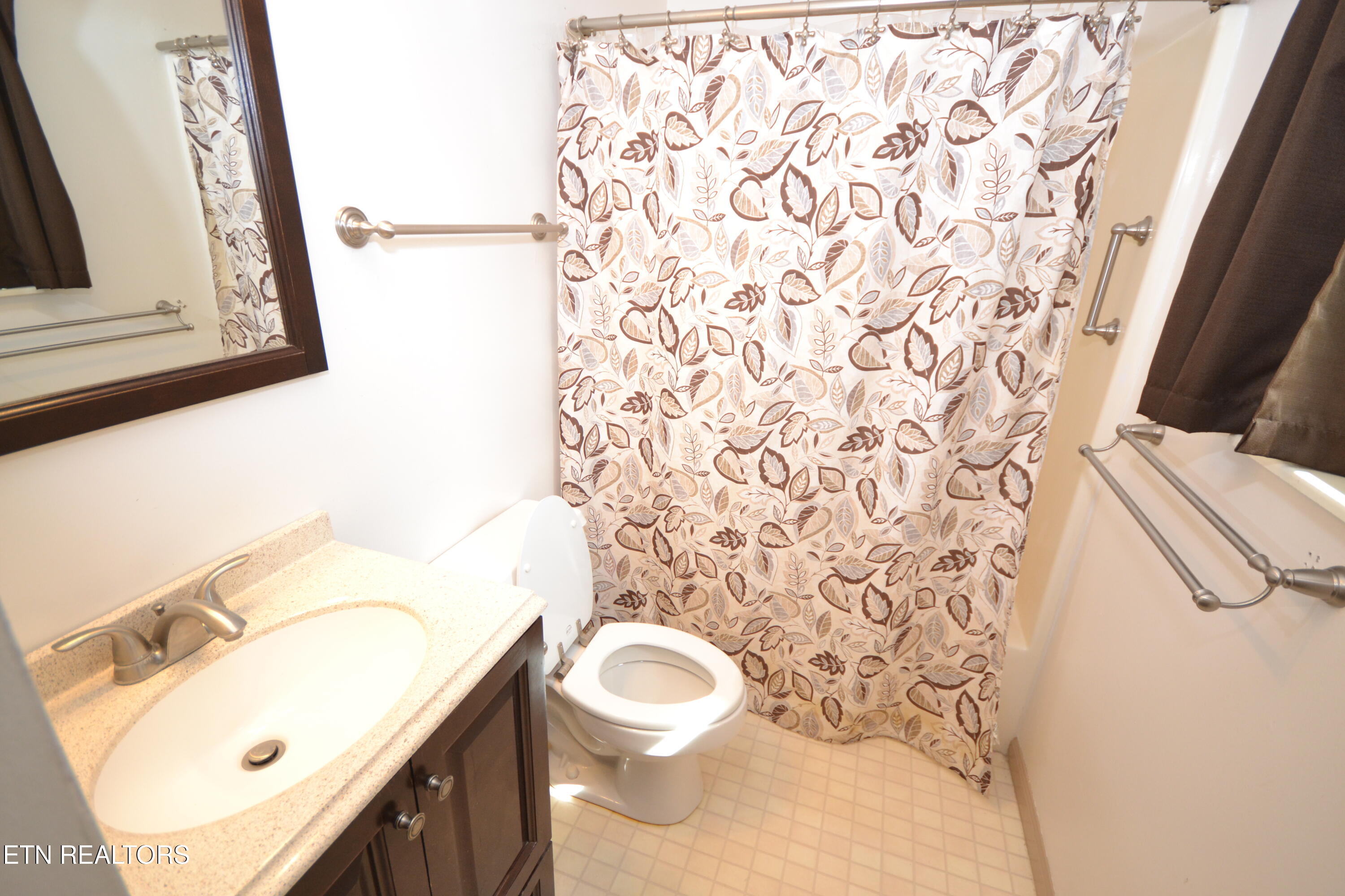 6703 Cate Road Powell, TN 37849 - Photo 17 of 23 Primary Bath