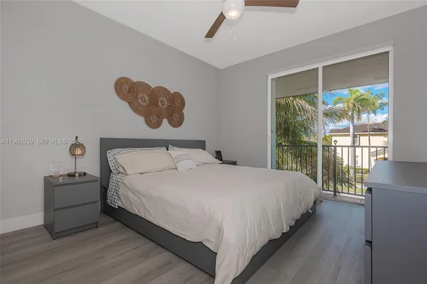 $1,350,000 | 14900 Southwest 10th Street, Miami, FL 33194